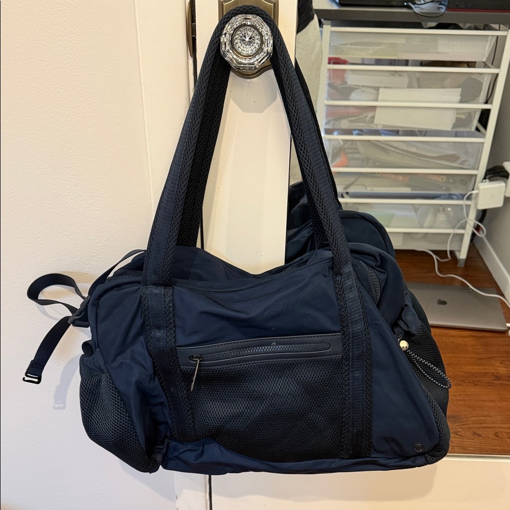 lululemon athletica navy blue gym bag